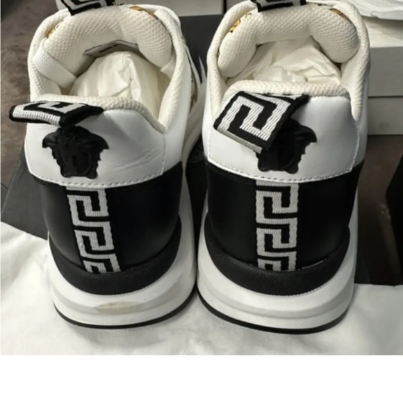 Versace white leather Sneakers size 38 - Picture 3 of 6